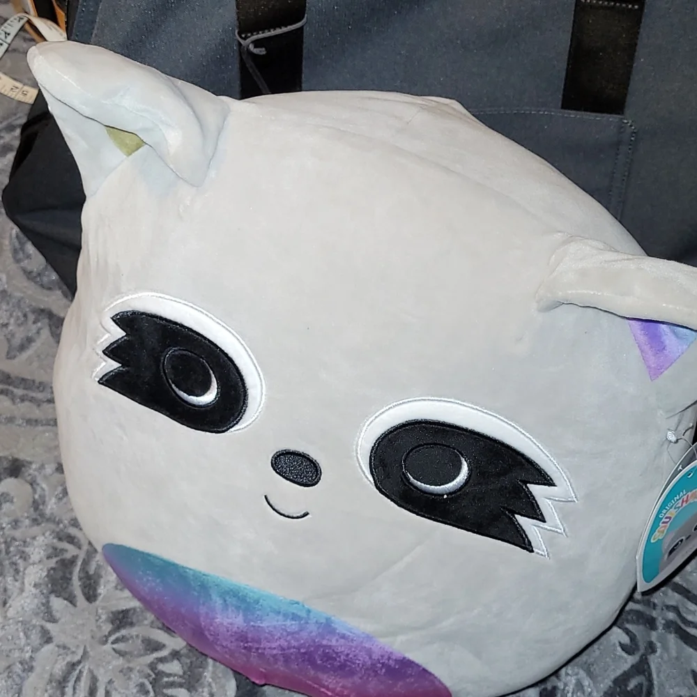 Squishmallow Raccoon Max 16 inches - Picture 4 of 6